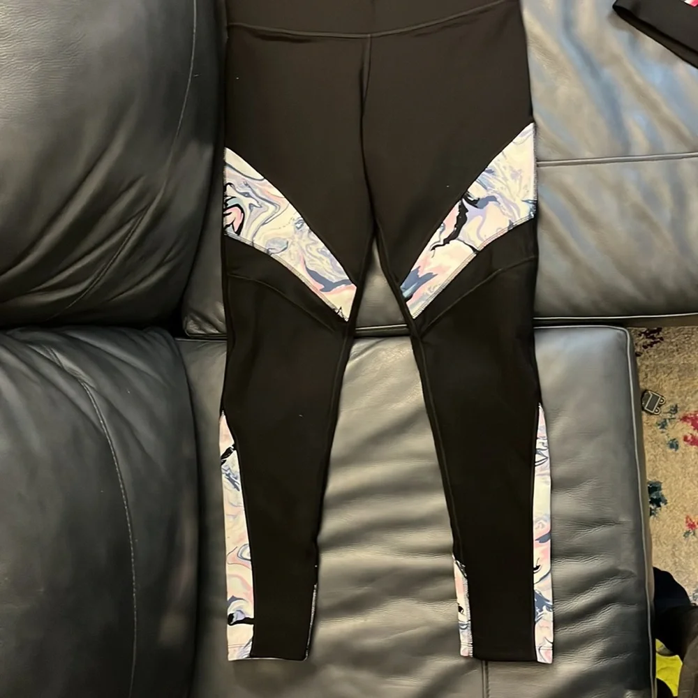 VS PINK Marble Set! - Picture 4 of 16